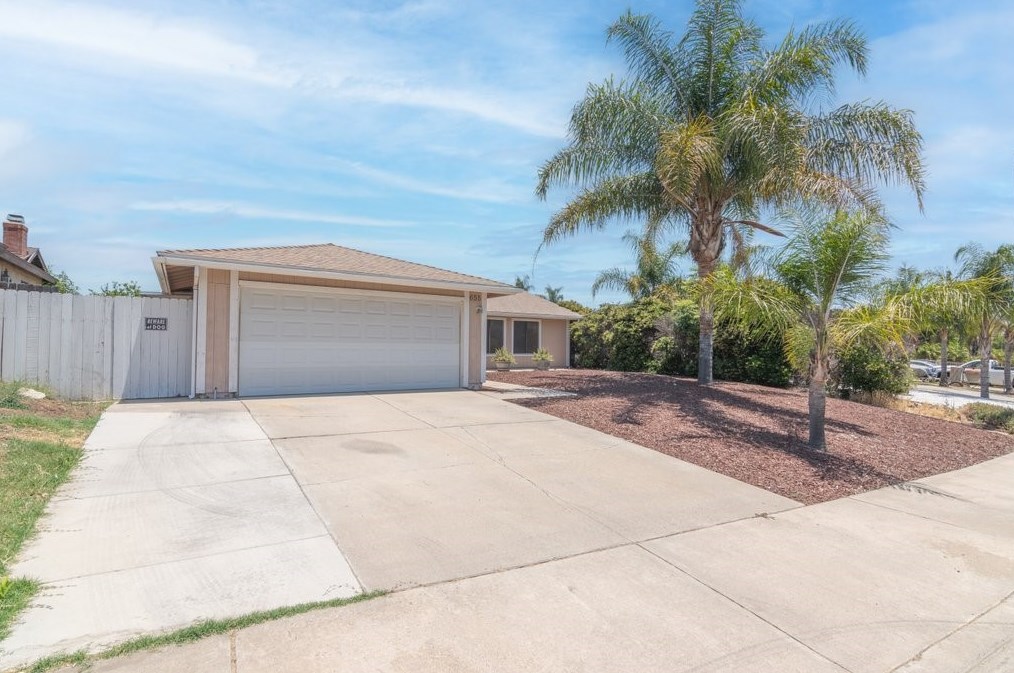 655 Highlands Rd, Lake Elsinore, CA 92530