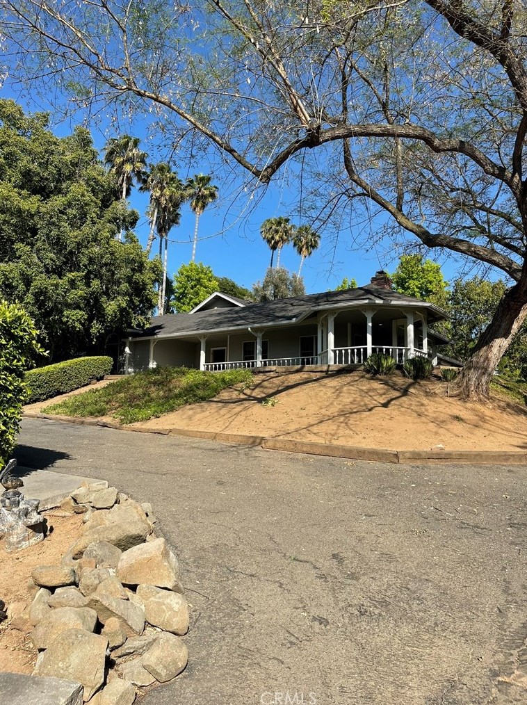 2262 Mardavido Ln, Fallbrook, CA 92028-4624