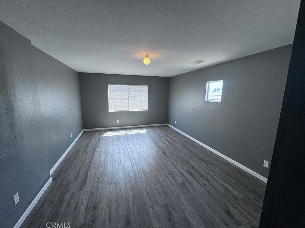 13248 Aurora Ave, Victorville CA  92392-5037 exterior