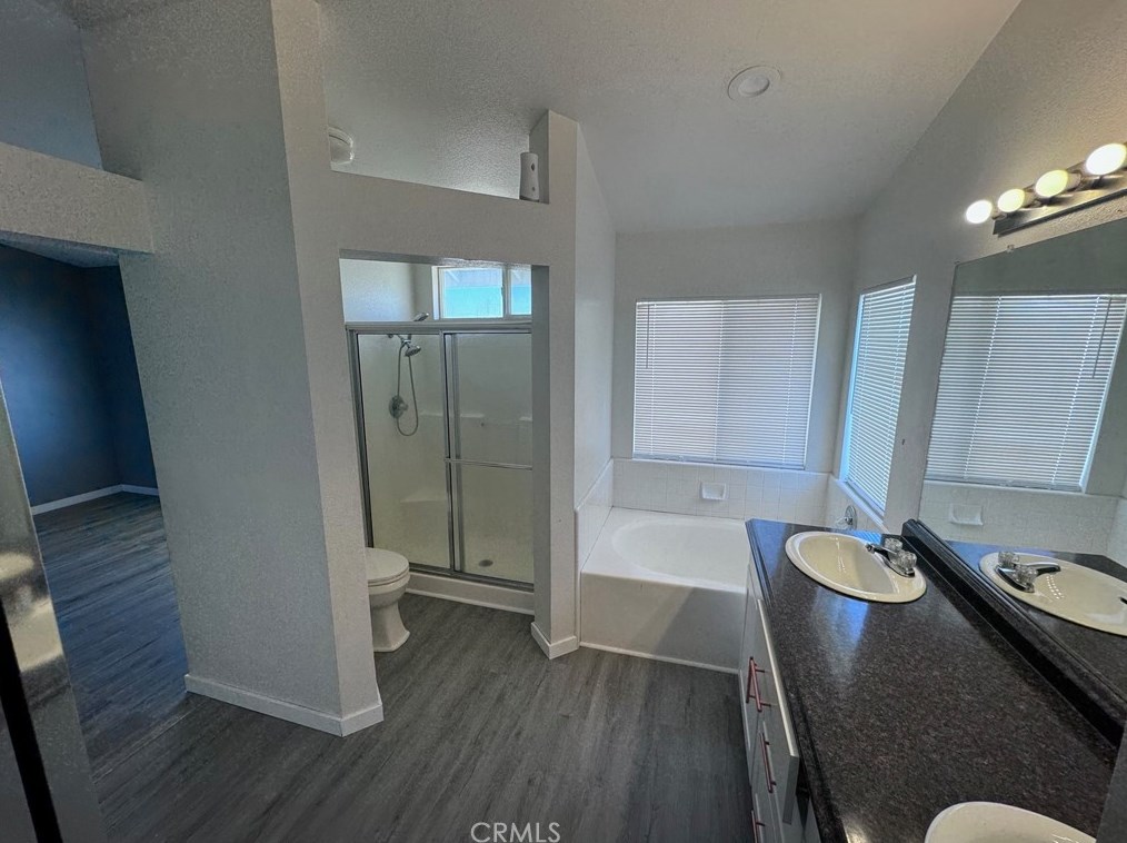 13248 Aurora Ave, Victorville CA  92392-5037 exterior