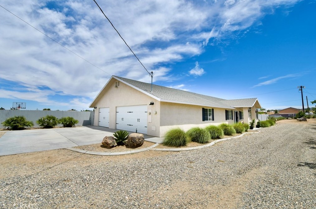 9225 Wilson Rnch Rd, Phelan CA  92371-7304 exterior