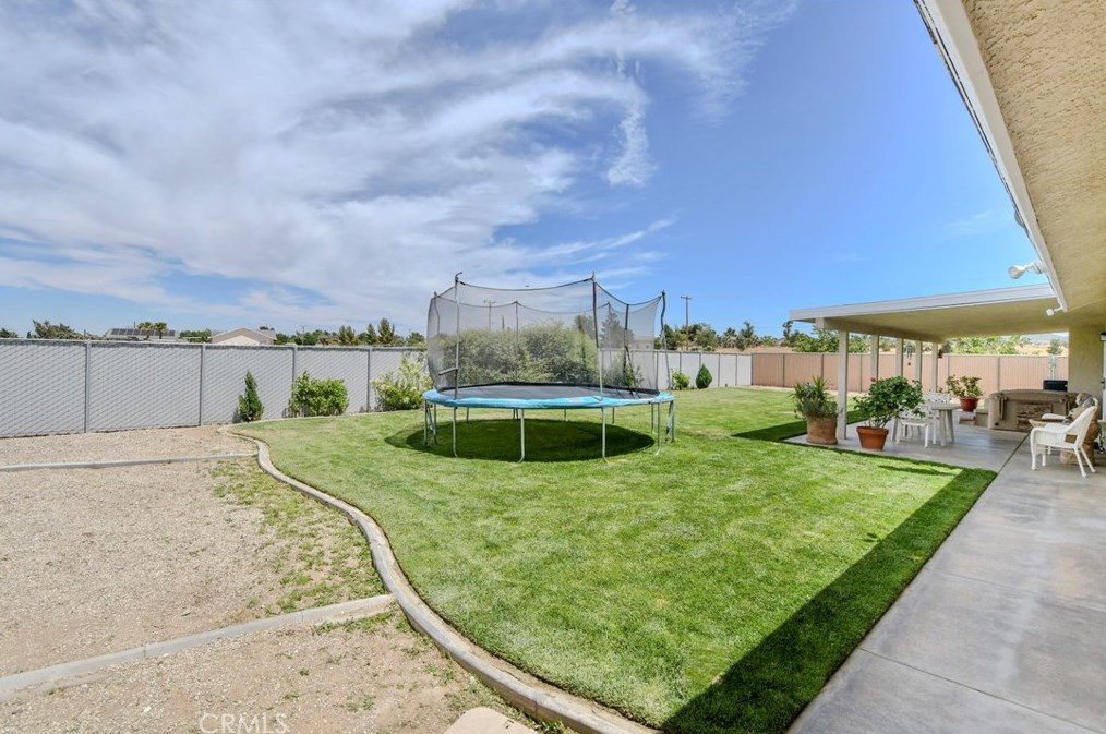 9225 Wilson Ranch Rd, Phelan CA  92371-7305 exterior