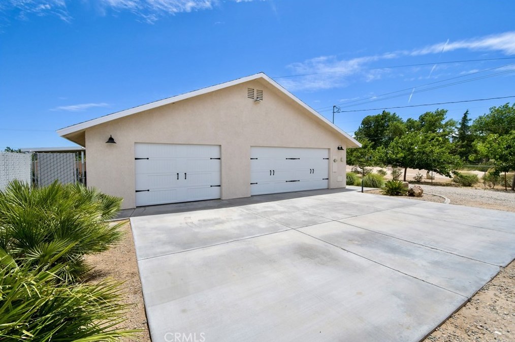 9225 Wilson Ranch Rd, Phelan, CA 92371-7305