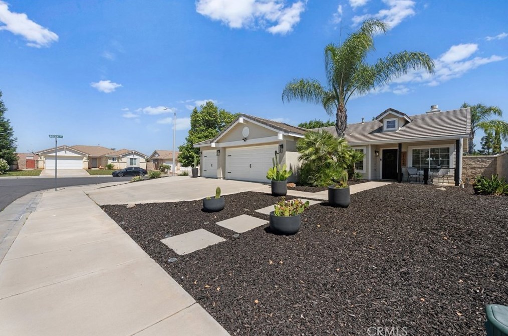 31648 Alder Ct, Winchester, CA 92596