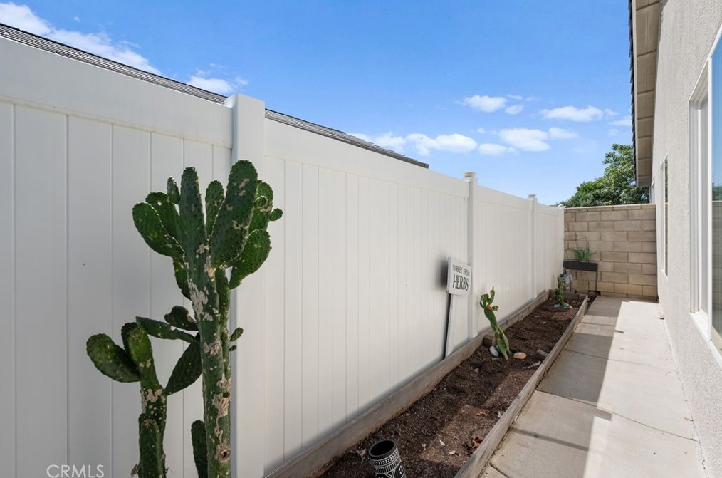 31648 Alder Ct, Winchester CA 92596-9052 exterior