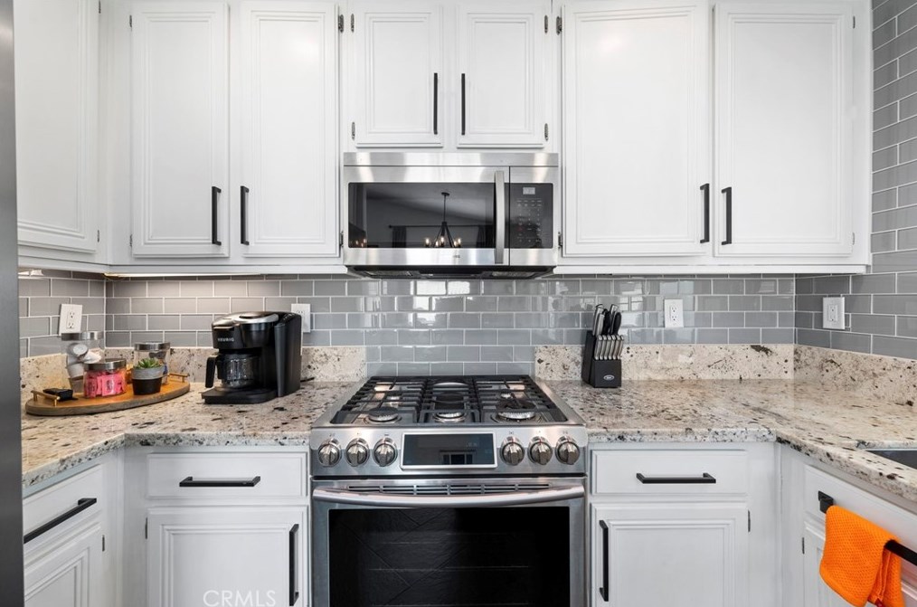 31648 Alder Ct, Winchester CA 92596-9052 exterior