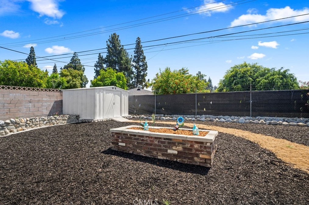 1566 Amador Ave, Ontario CA  91764-1402 exterior