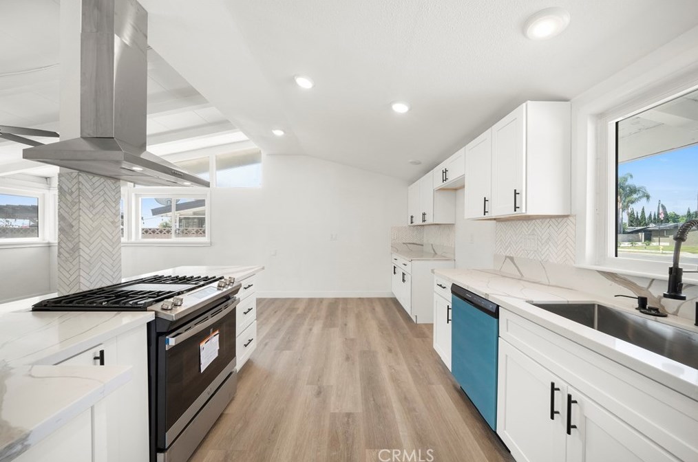 1566 Amador Ave, Ontario CA  91764-1402 exterior