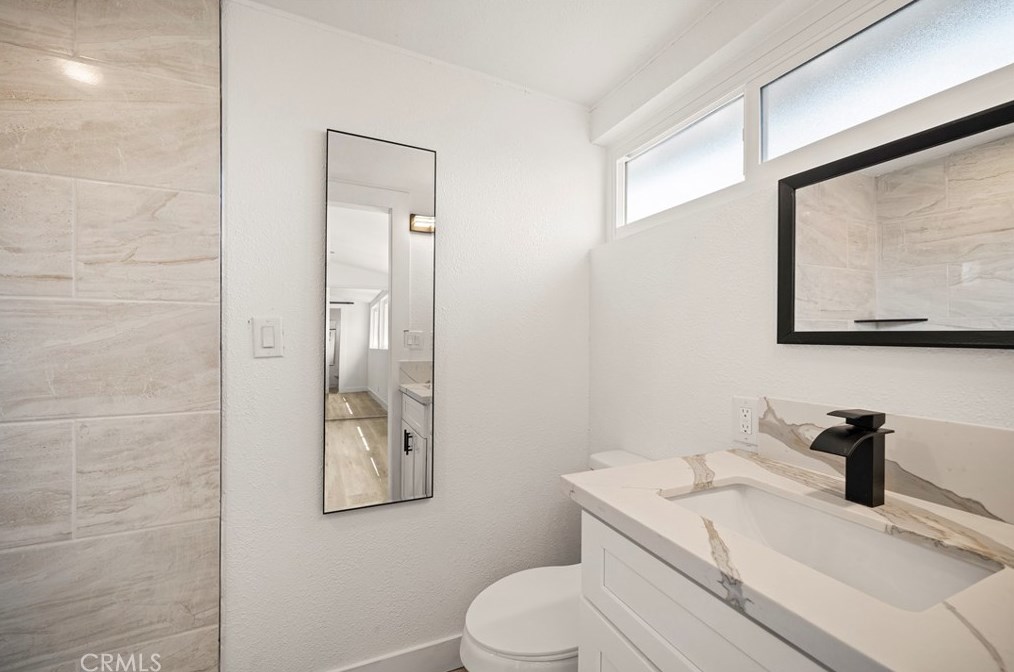 1566 Amador Ave, Ontario CA  91764-1402 exterior