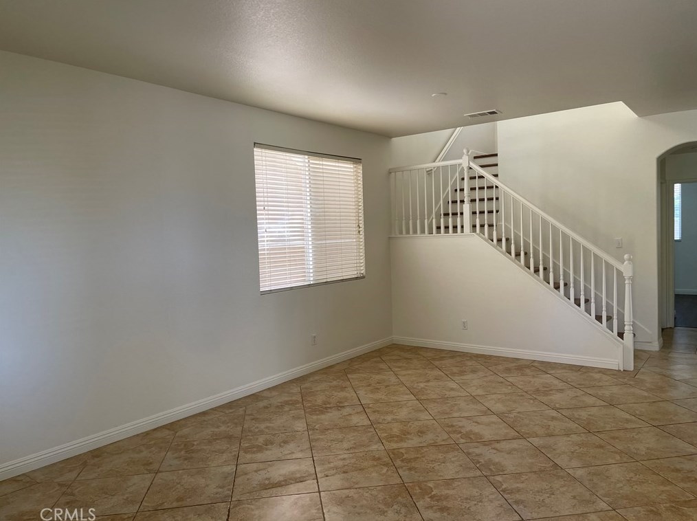5823 Spice St, Lancaster, CA 93536