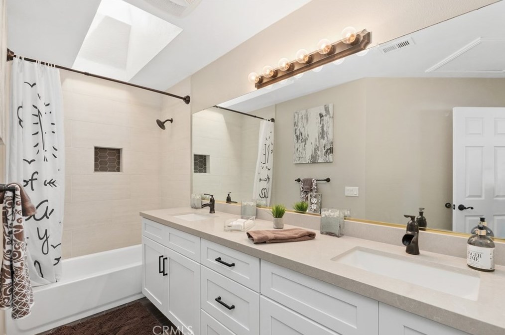 38649 Bears Paw Dr, Murrieta CA  92562-3028 exterior