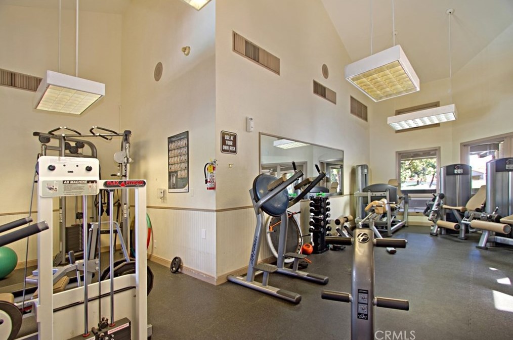 38649 Bears Paw Dr, Murrieta CA  92562-3028 exterior