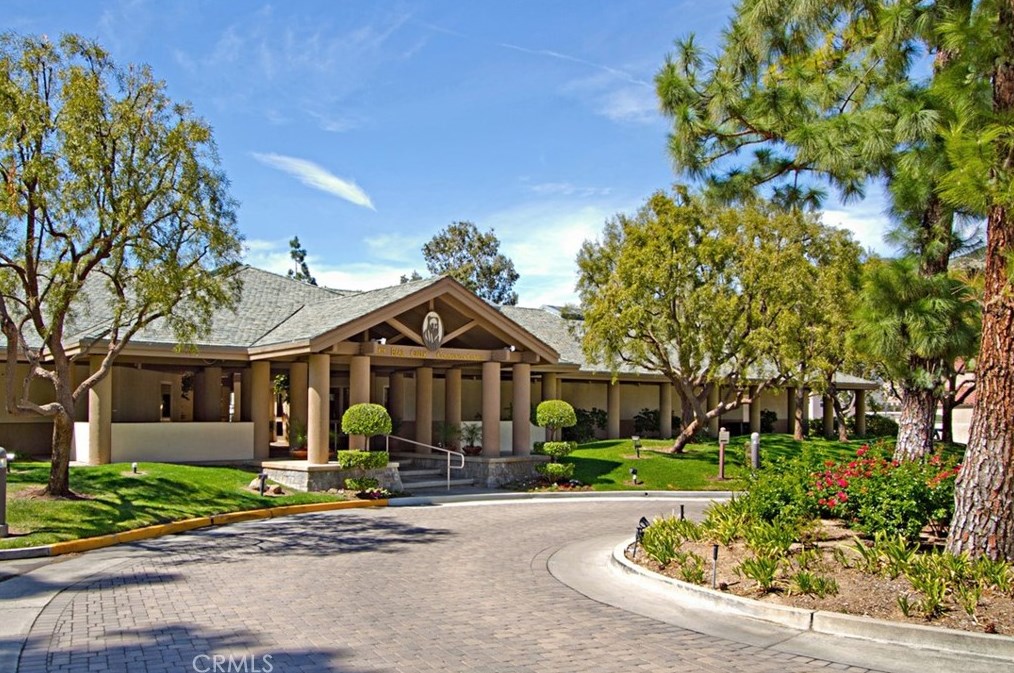 38649 Bears Paw Dr, Murrieta CA  92562-3028 exterior