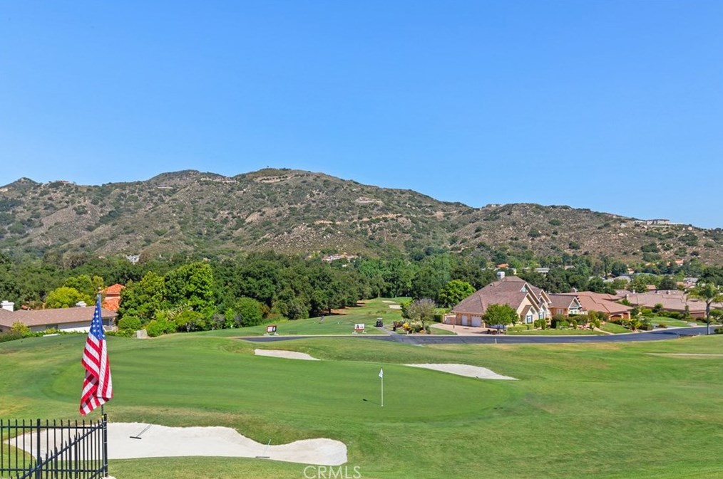 38649 Bears Paw Dr, Murrieta CA  92562-3028 exterior