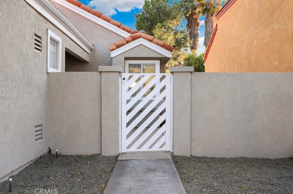 23745 Via Olivia, Murrieta CA  92562-2054 exterior