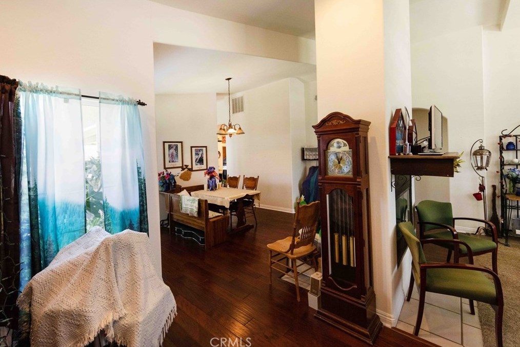 24624 1st Ave, Murrieta CA  92562-6208 exterior