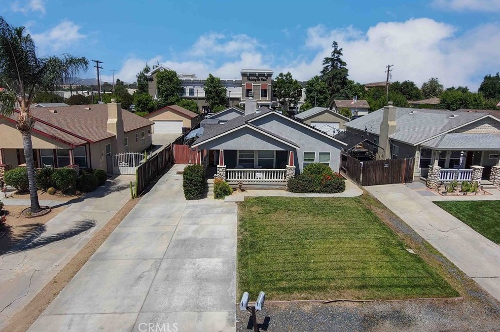 24624 1st Ave, Murrieta CA  92562-6208 exterior