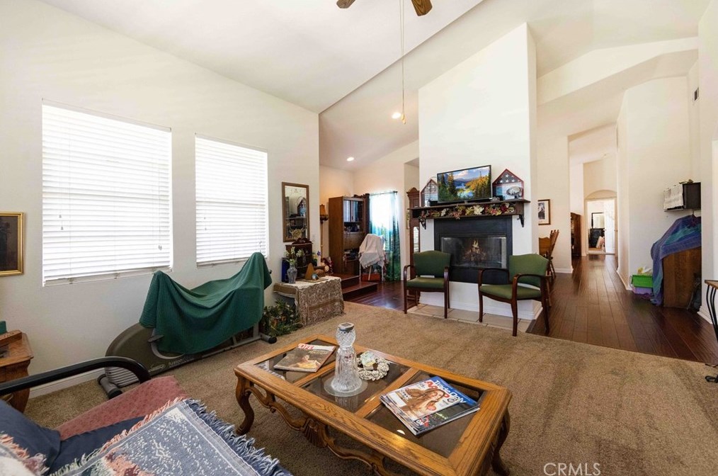 24624 1st Ave, Murrieta CA  92562-6208 exterior