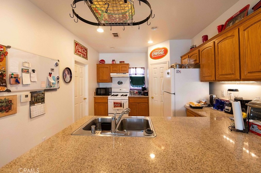 24624 1st Ave, Murrieta CA  92562-6208 exterior