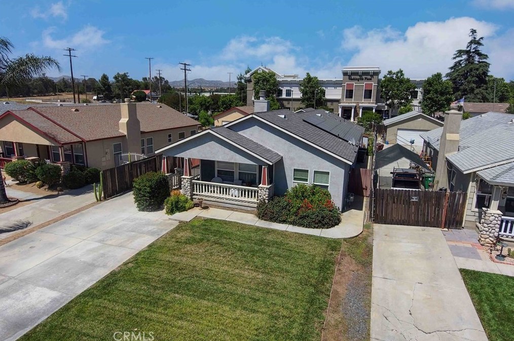 24624 1st Ave, Murrieta CA  92562-6208 exterior