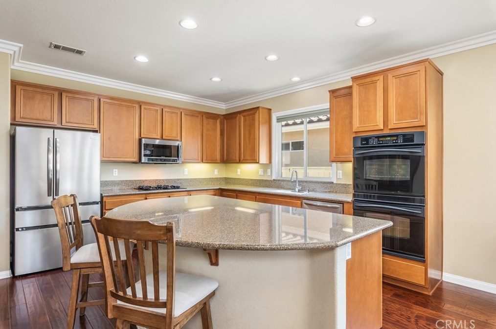 27975 Whisperwood Dr, Menifee CA  92584-8083 exterior