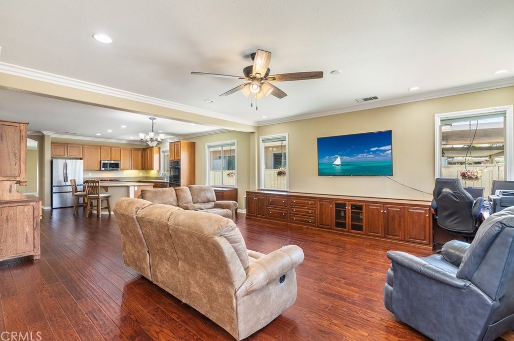 27975 Whisperwood Dr, Menifee CA  92584-8083 exterior