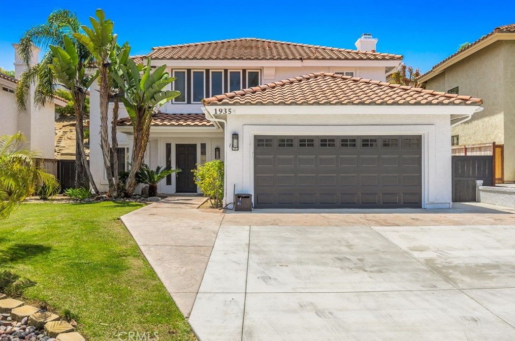 1935 White Birch Dr, Vista, CA 92081-7317