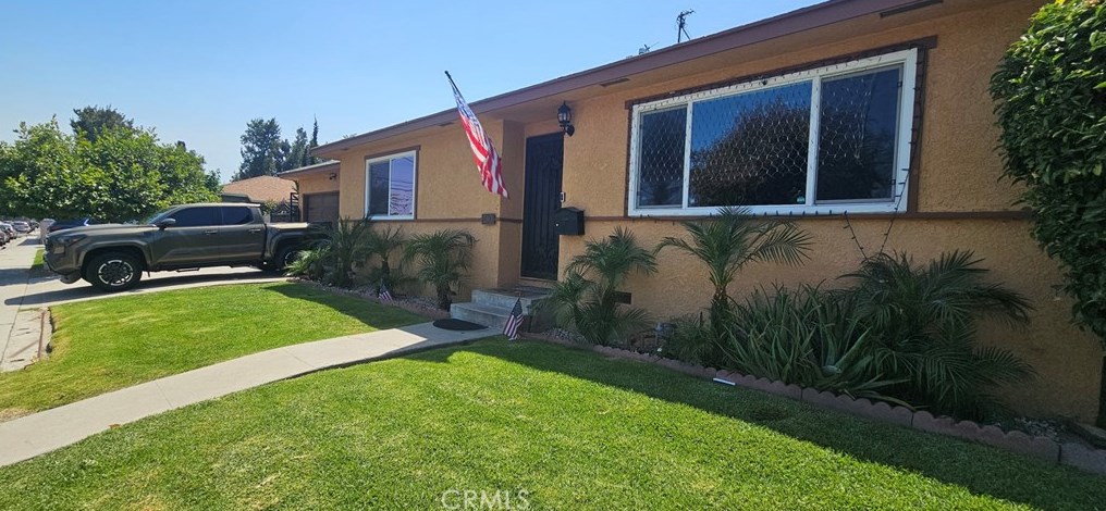 11801 Bullis Rd, Lynwood, CA 90262