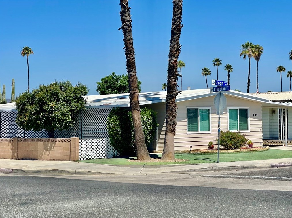 897 Lyon Ave, Hemet, CA 92543-6869