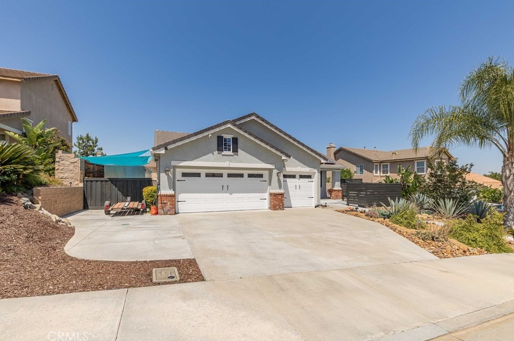 35691 Date Palm St, Winchester, CA 92596