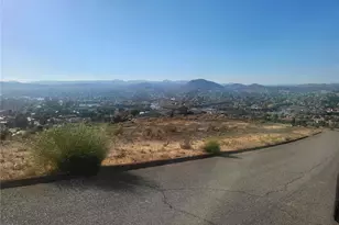 30714 Sorrel Ln, Canyon Lake, CA 92587 - Photo 8