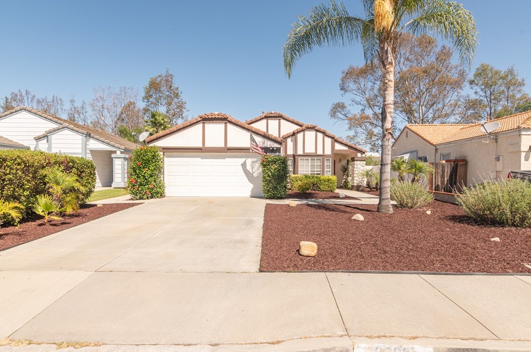 39583 Sunrose Dr, Murrieta, CA 92562-4122