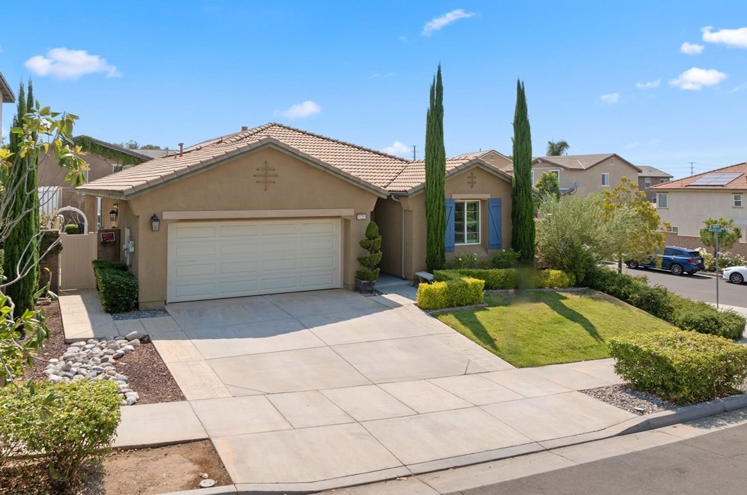 38209 Fairbrook Dr, Murrieta, CA 92563