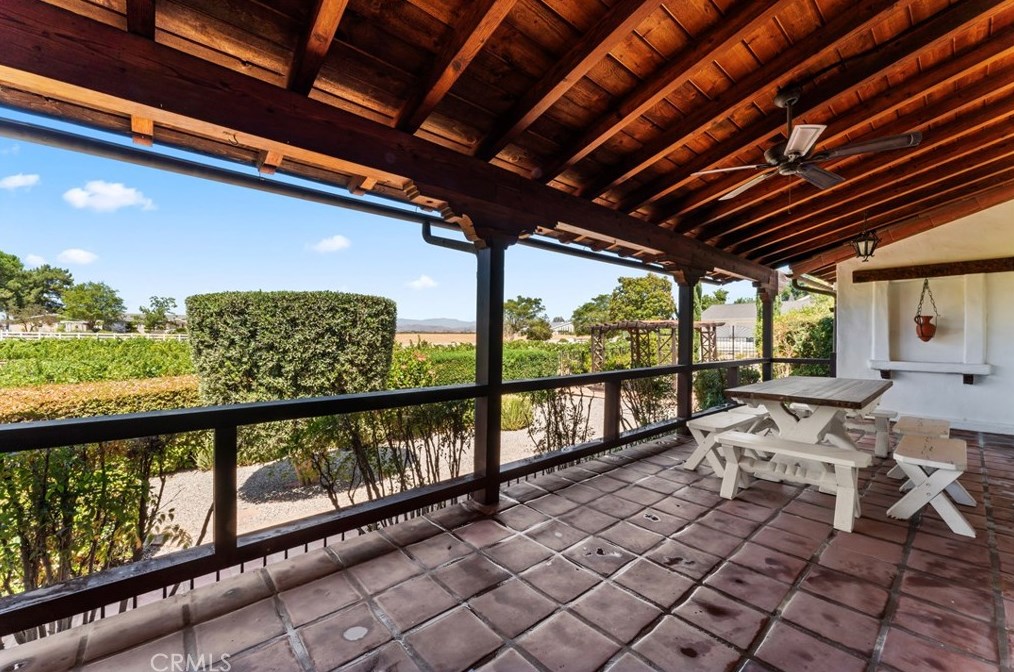 33735 Madera De Playa, Temecula CA 92592-9298 exterior