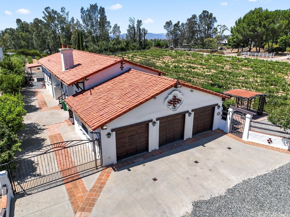 33735 Madera De Playa, Temecula CA 92592-9298 exterior