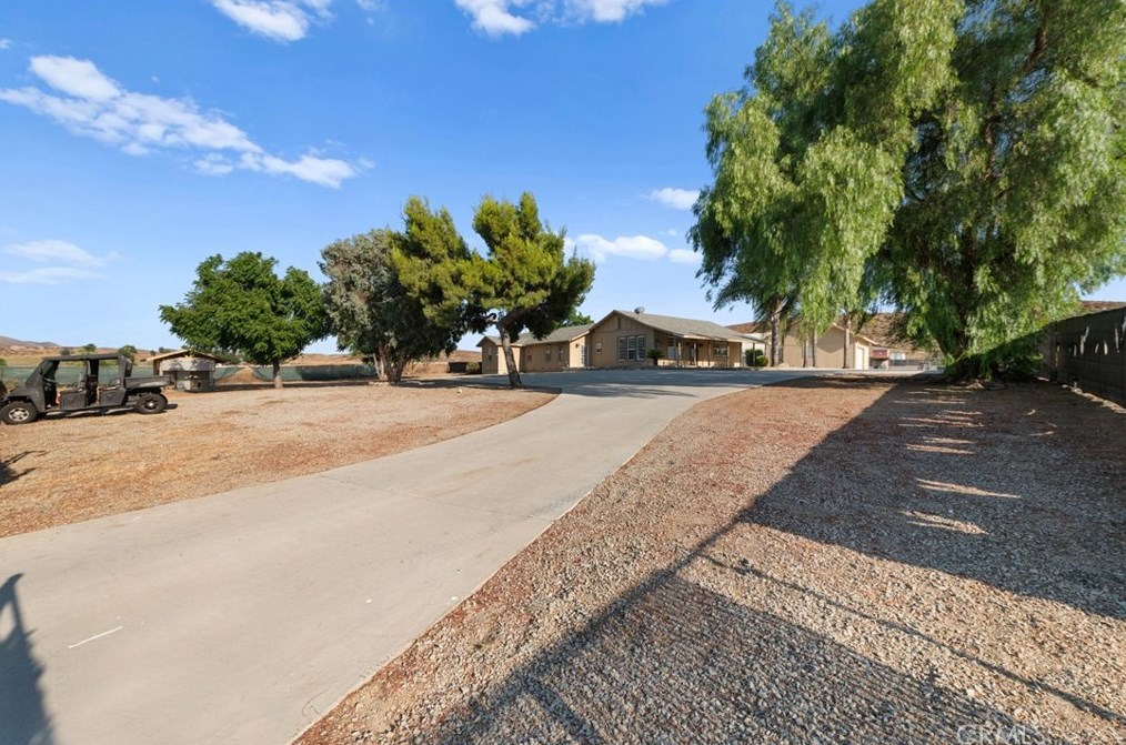 32007 Scott Rd, Winchester, CA 92596