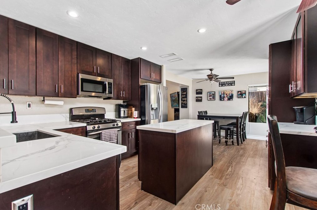 33658 View Crest Dr, Wildomar, CA 92595