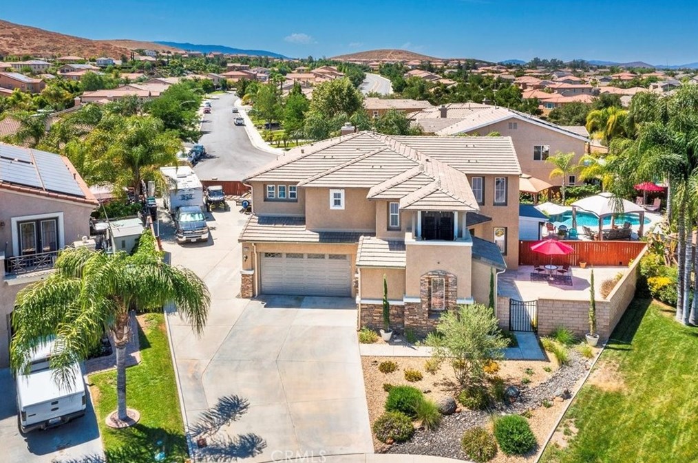 34736 Chinaberry Dr, Winchester, CA 92596