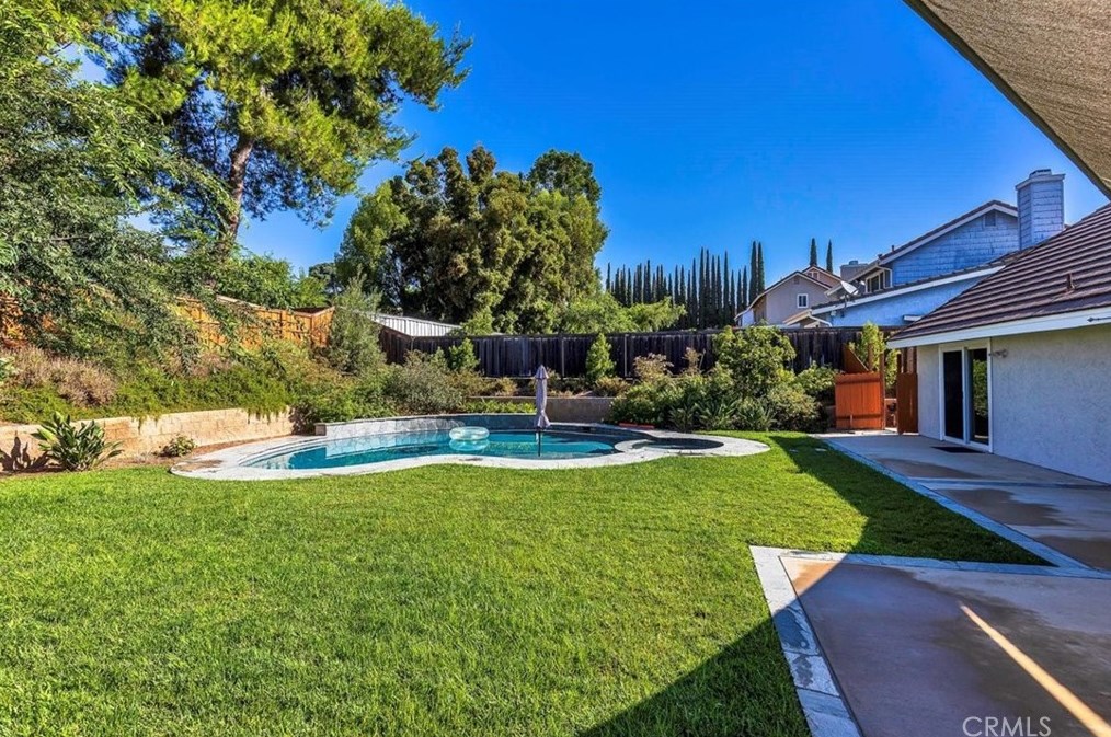 42057 Roanoake St, Temecula CA  92591-3827 exterior