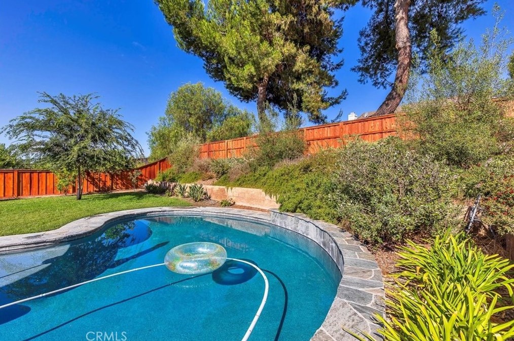 42057 Roanoake St, Temecula CA  92591-3827 exterior