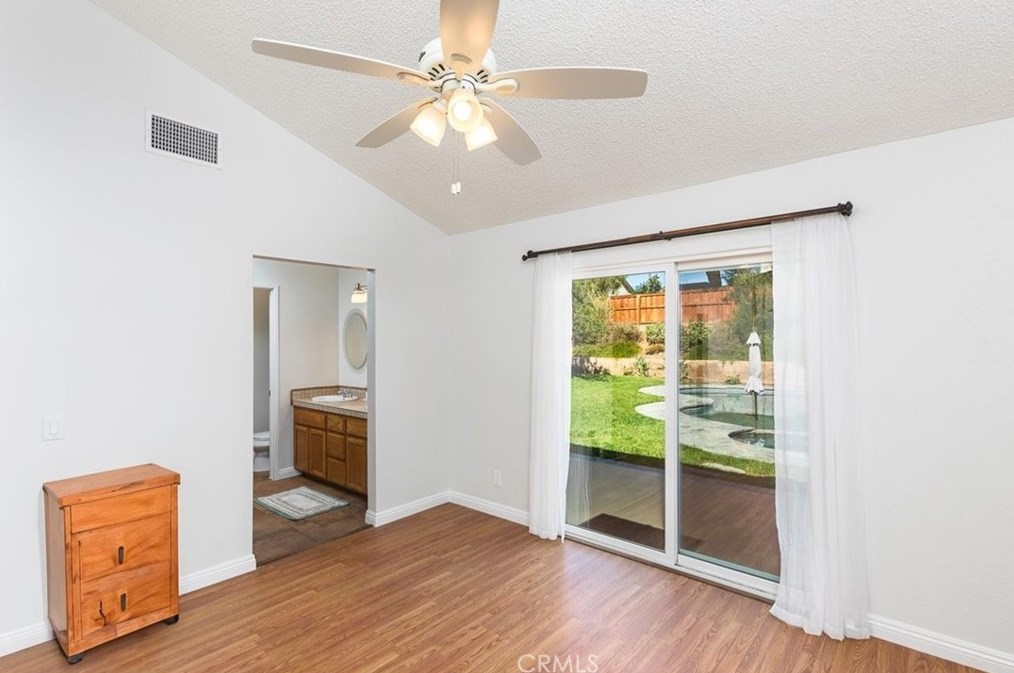 42057 Roanoake St, Temecula CA  92591-3827 exterior
