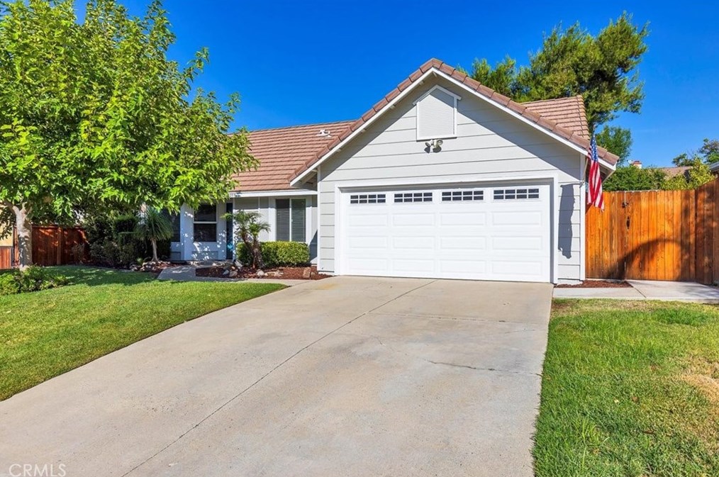 42057 Roanoake St, Temecula CA  92591-3827 exterior