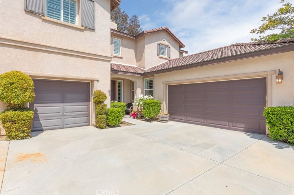 32532 Campo Dr, Temecula CA  92592-6614 exterior