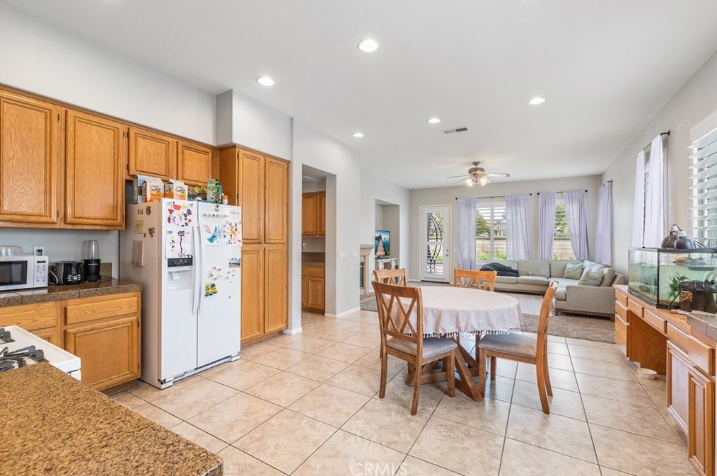 32532 Campo Dr, Temecula CA  92592-6614 exterior