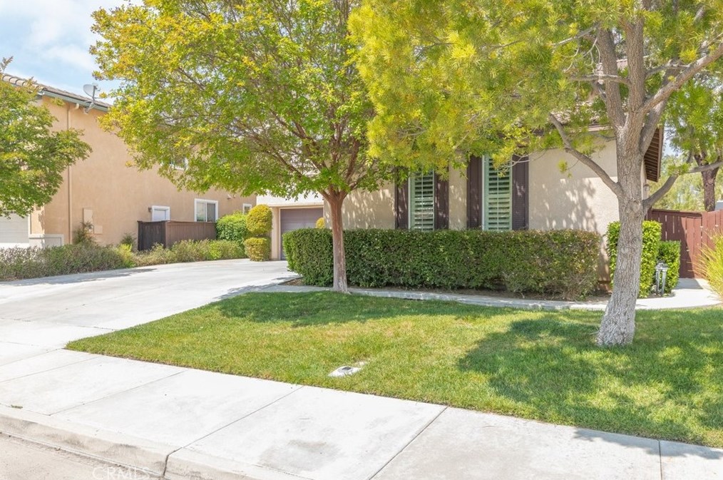 32532 Campo Dr, Temecula CA  92592-6614 exterior