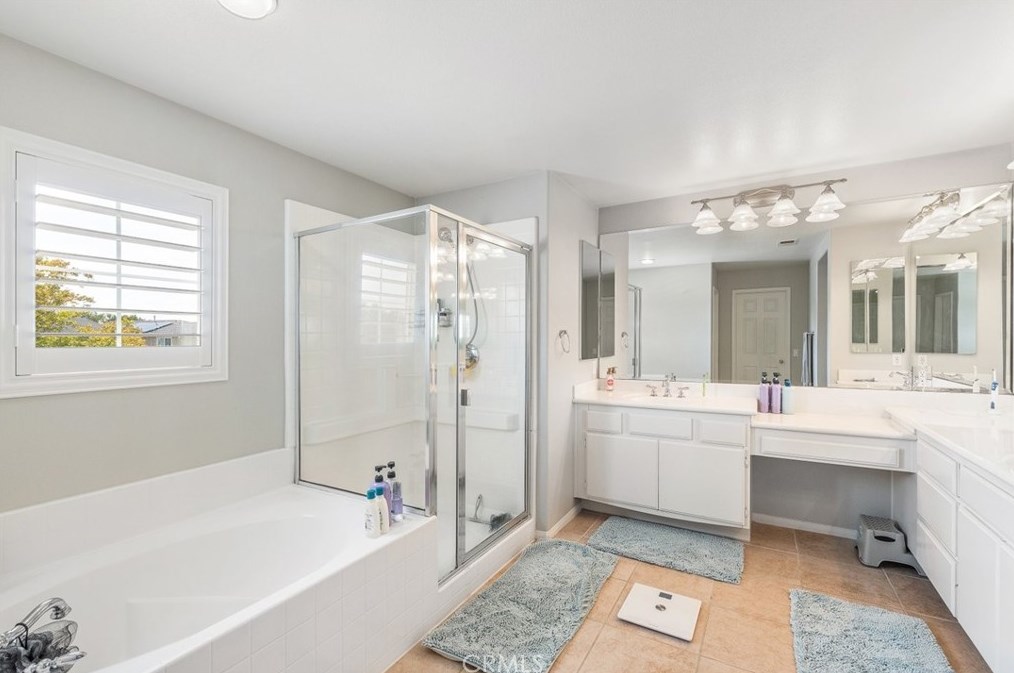 32532 Campo Dr, Temecula CA  92592-6614 exterior