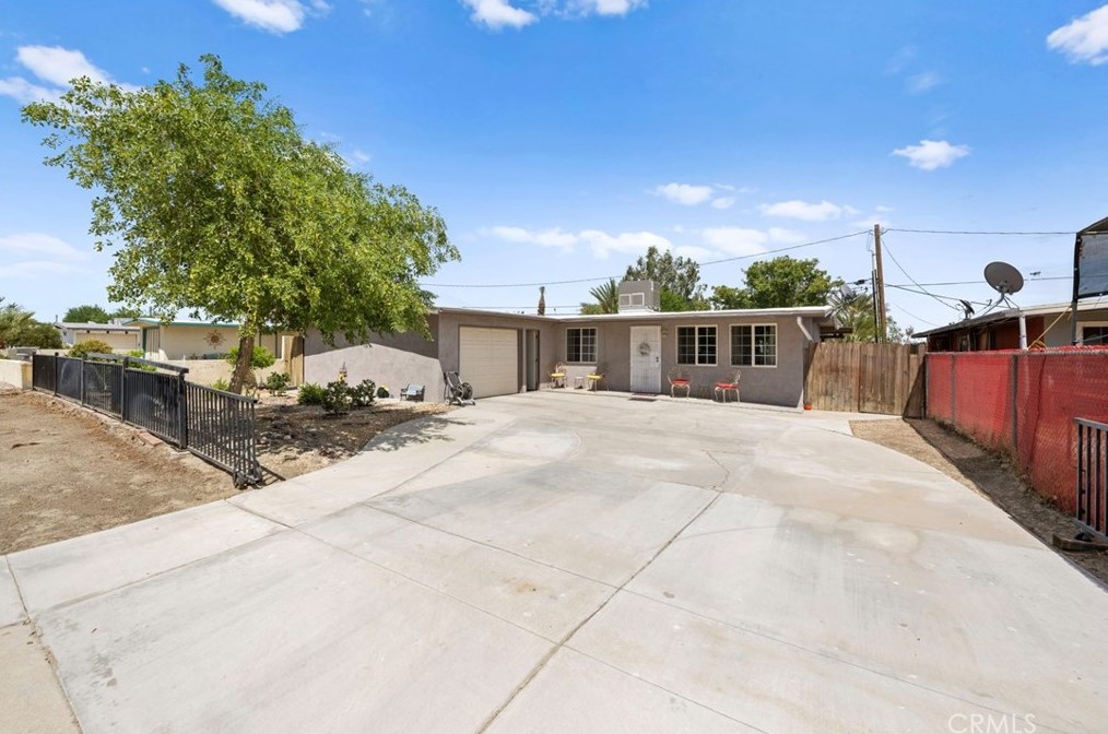 3734 Mountain View Dr, Thermal, CA 92274