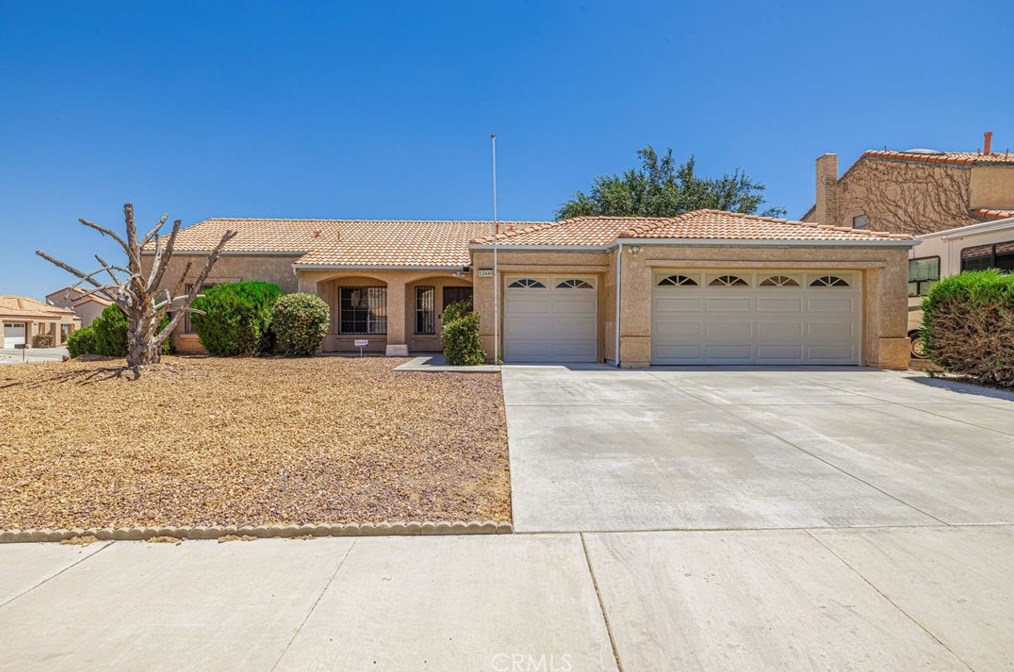 12449 Stillwater Dr, Victorville, CA 92395