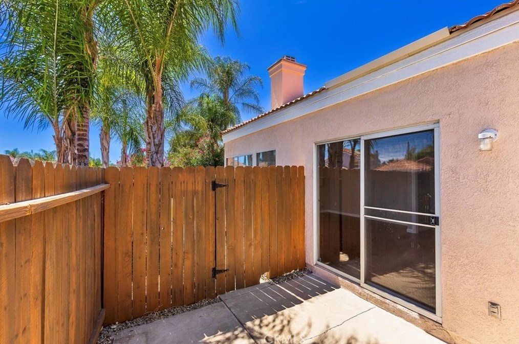 23799 Via Olivia, Murrieta CA  92562-2057 exterior