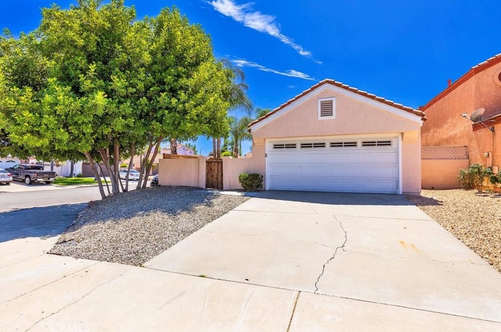 23799 Via Olivia, Murrieta CA  92562-2057 exterior